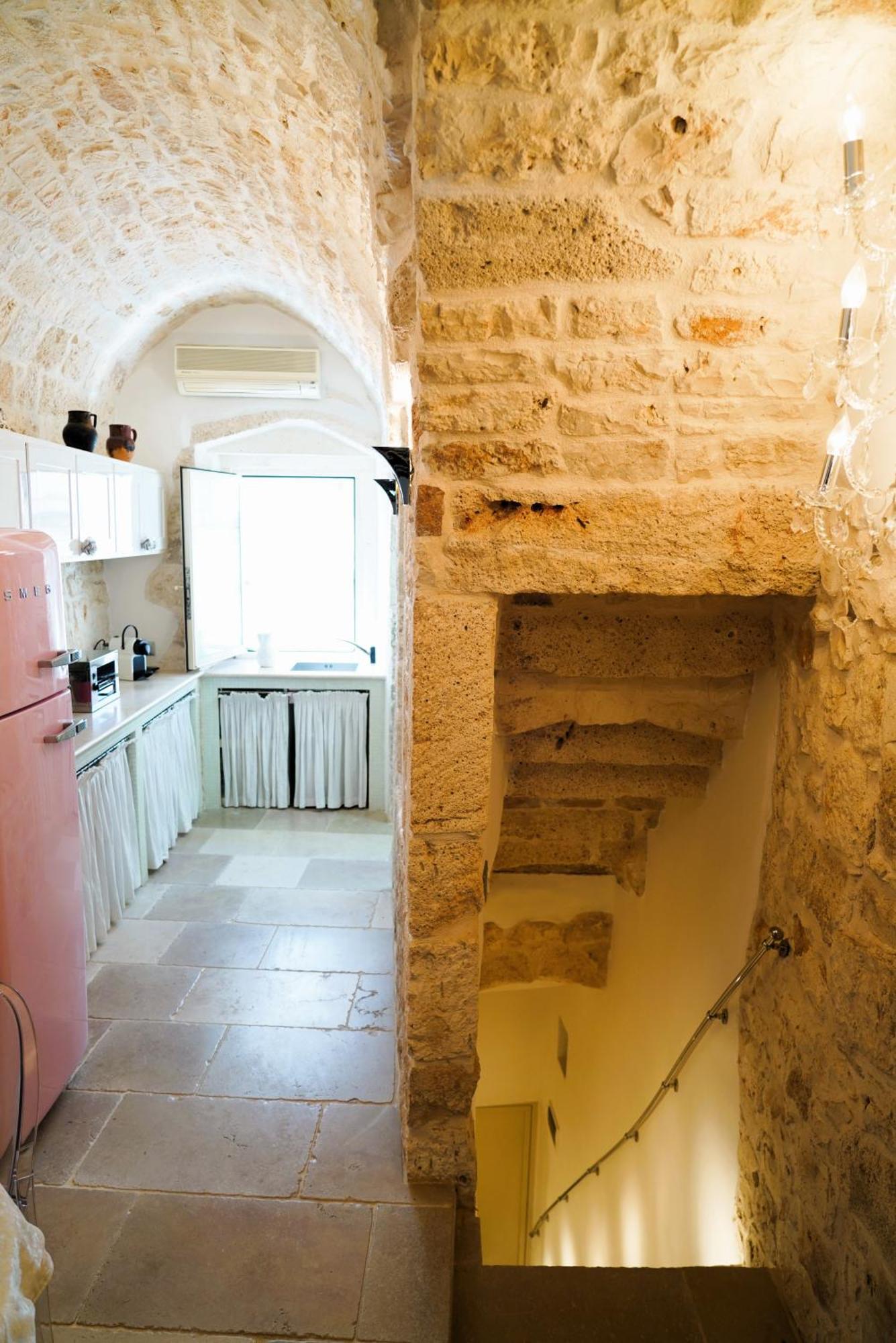 Dimora Lo Scrigno - Una Perla Nel Cuore Di Ostuni Exterior photo